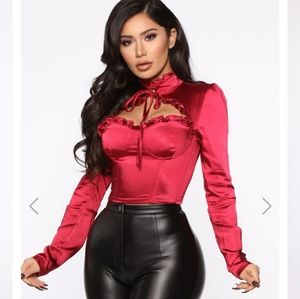 It's all give and take blouse Fashion Nova - NWT